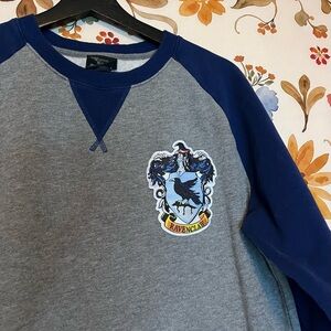Wizarding World Universal M Ravenclaw Harry Potter Blue Grey Crew Sweatshirt